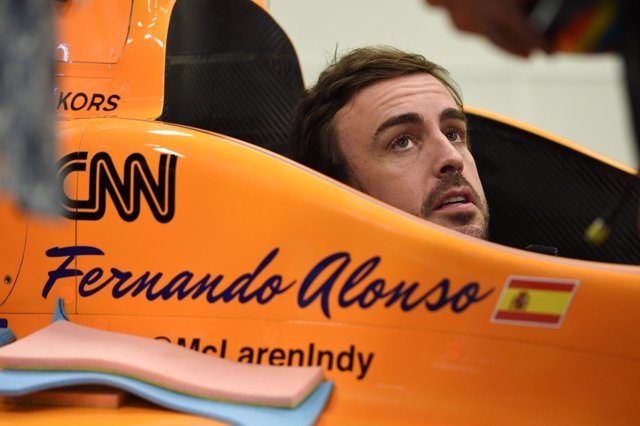 Fernando Alonso prueba en la IndyCar