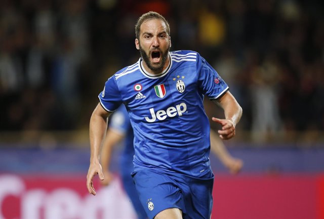 Gonzalo Higuaín celebra el doblete con la Juve en semifinales de Champions