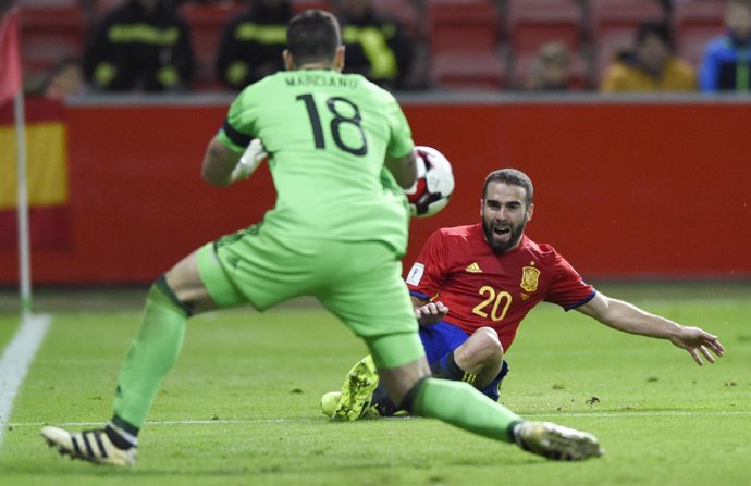 Dani Carvajal con la selección española de fútbol 