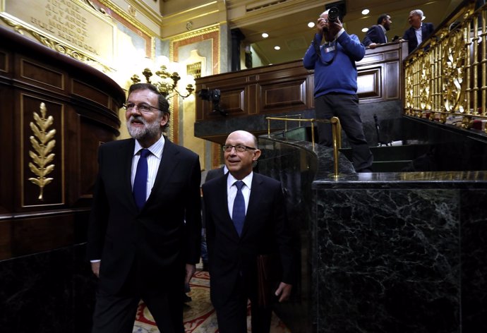 Mariano Rajoy y Cristóbal Montoro en el debate sobre los Presupuestos