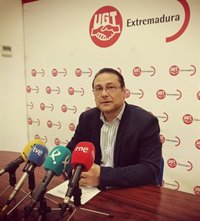 UGT pide a Vara que "capitanee" la solicitud al Gobierno de un plan de empleo que saque a Extremadura del "hoyo"