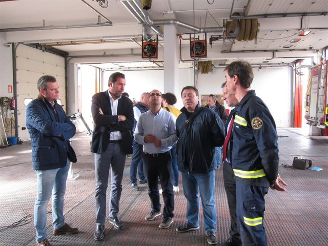 Puente visita las instalaciones del Parque de Bombero de Canterac