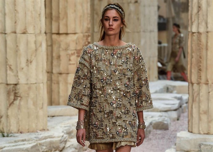 Desfile crucero 2018 de Chanel de inpiración griega