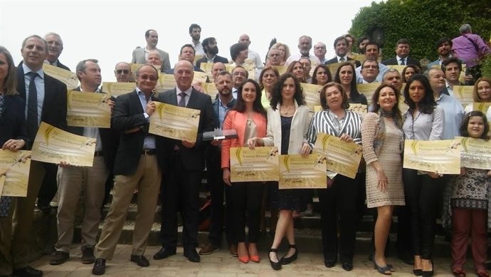 Autoridades y premiados