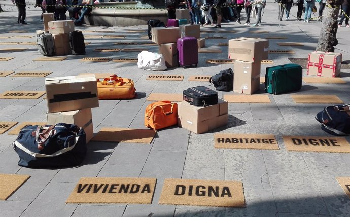 Acción de protesta de Amnistia Internacional en la plaza Reial de Barcelona