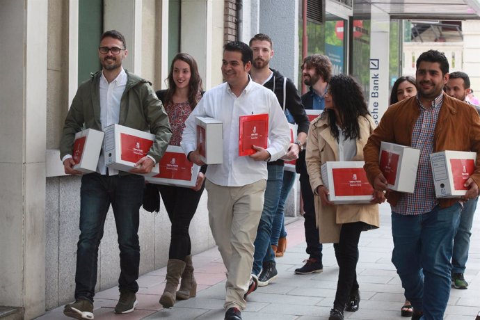 Presentan los avales de Susana Díaz en la sede del PSOE