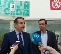 Sanz estima que las reducciones del IRPF para agricultores y ganaderos tendrán un impacto de 94 millones de euros