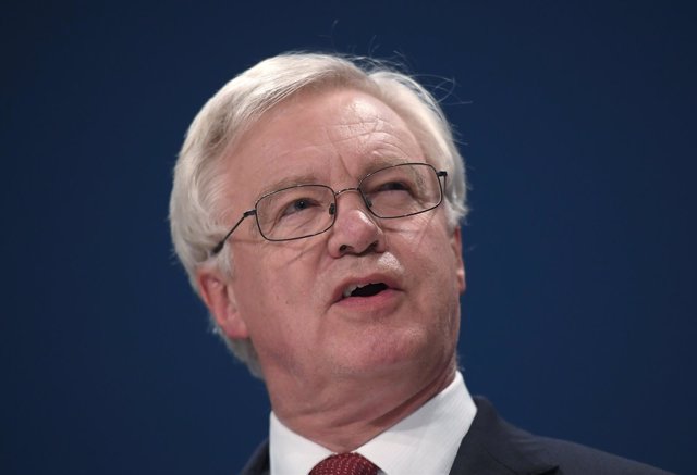 El ministro británico para el Brexit, David Davis