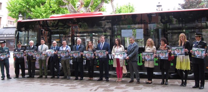 Presentación campaña en autobuses contra violencia de género                    