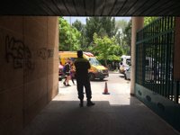 Muere una mujer aplastada contra la pared del garaje al ser arrastrada accidentalmente por su coche