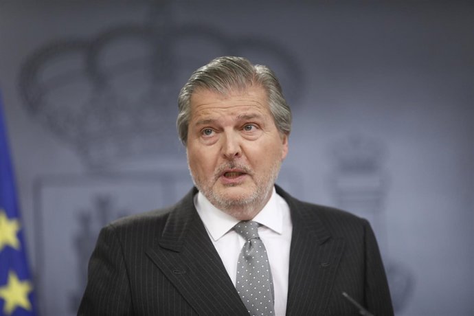 Íñigo Méndez de Vigo tras el Consejo de Ministros