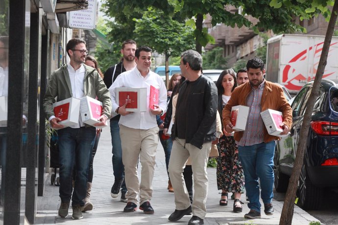 Presentan los avales de Susana Díaz en la sede del PSOE