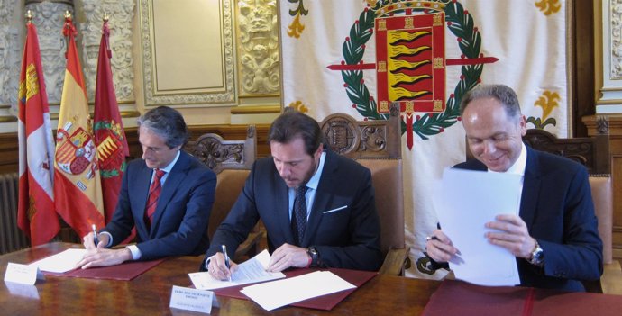 El ministro, el alcalde de Valladolid y el presidente de Adif firman el convenio