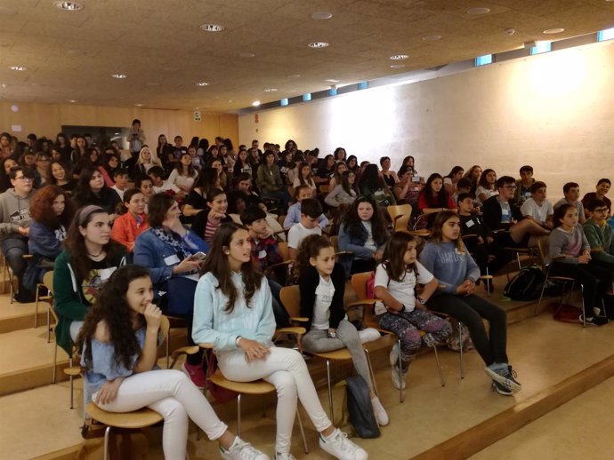 Alumnos en la primera jornada de Encuentros de Alumnado Mediador de Mallorca 