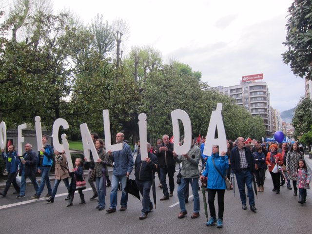 Manifestación pola oficialidá del asturianu. 