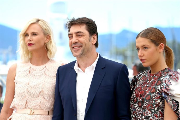 Javier Bardem con Charlize Theron en Cannes