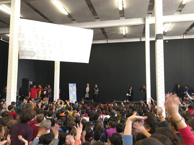 Ada Colau y Carmen Andrés encargan el pregón de Santa Eulàlia