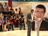 Patxi López mantendrá su candidatura aunque le hagan "ofertas de un lado y de otro"