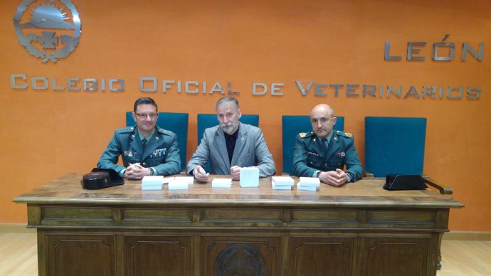 Veterinarios y Guardia Civil renuevan el acuerdo para la identificación 