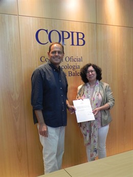 Entrega de la aportación solidaria a Abaimar