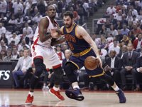 LeBron barre a Ibaka y los Spurs caen en Houston