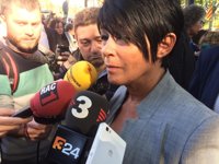 La izquierda abertzale arropa a Carme Forcadell y pide "la libertad y democracia" de Catalunya