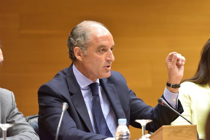 Camps en la comparecencia en las Corts por Ciegsa