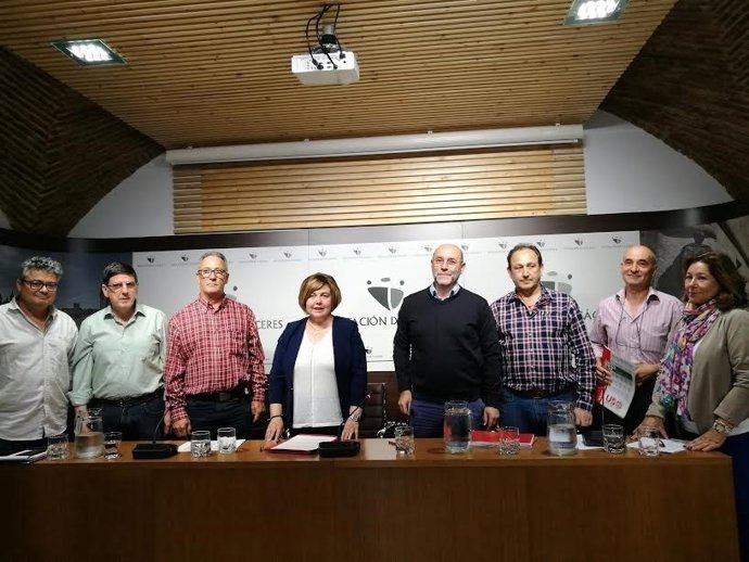 Diputación de Cáceres y sindicatos firman un Pacto social y laboral