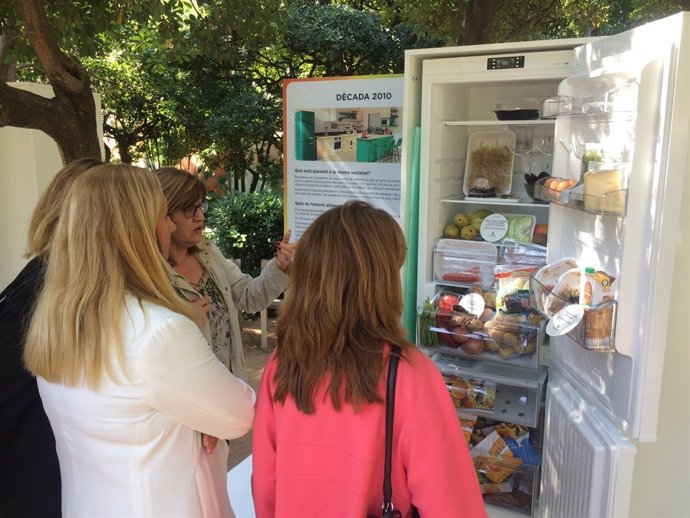 Una de les neveres que formen l'exposició de Mercabarna