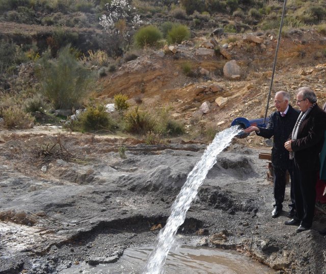Gabriel Amat y Antonio Bonilla en una visita al Sondeo de 'Los Perichos'.