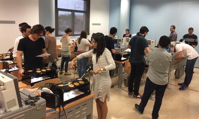 El Hospital de Valme forma en técnicas laparoscópicas a médicos residentes 