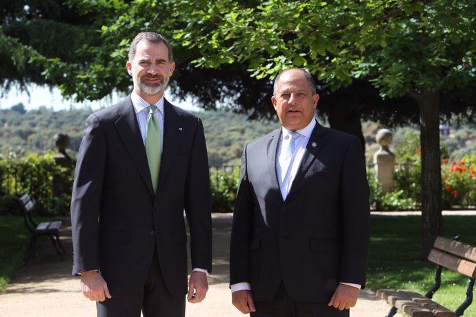 El Rey con el presidente de Costa Rica