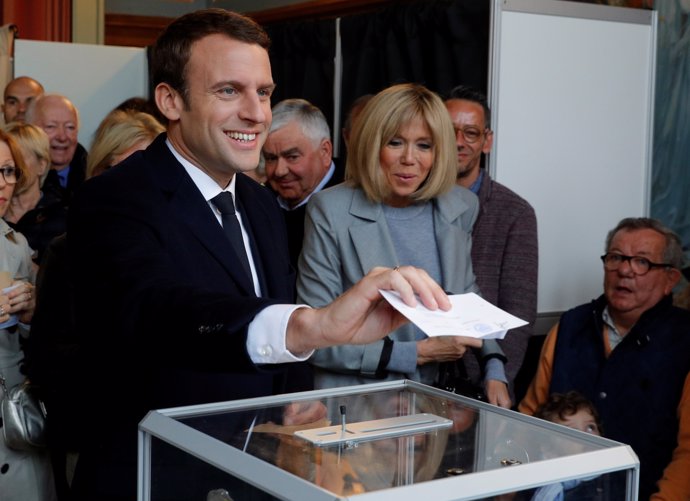 Emmanuel Macron i la seva dona, Brigitte Trogneux.