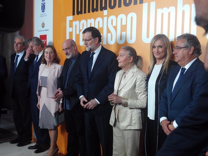 Rajoy en la entrega del Premio Francisco Umbral a Fernando Aramburu por 'Patria'