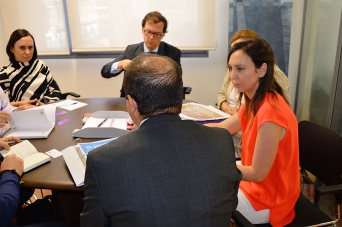 García con Profusa, entre los que se encuentra Laura Fuertes