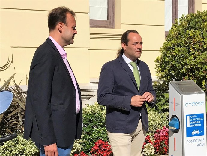 Cs plantea electrolineras metro málaga coches eléctricos ayuntamiento