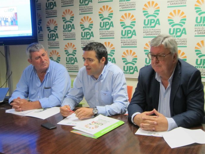 Dirigentes De UPA En La Rueda De Prensa                              