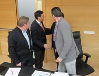 PSOE pide que si PP quiere empleo de calidad, derogue reforma laboral y Podemos lamenta "otra oportunidad perdida"