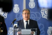 Zoido aboga por acabar con las "zonas de sombra para evitar el cuerpo a cuerpo" en la valla de Melilla 