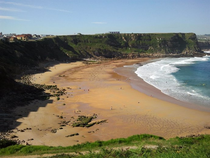 Playa de Los Locos de Suances         