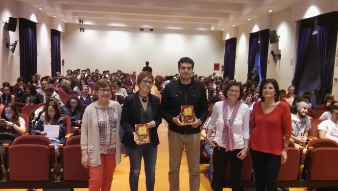 Ruz (segunda por la izda.) en la inauguración del evento