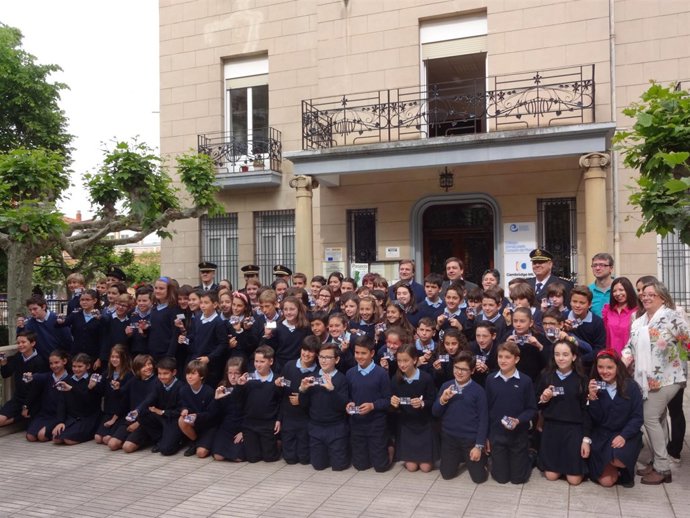 Foto final acto con Bretón                            