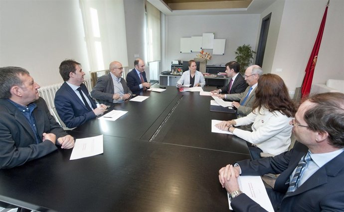  Barkos Y Ayerdi Con La Junta De ANEL.