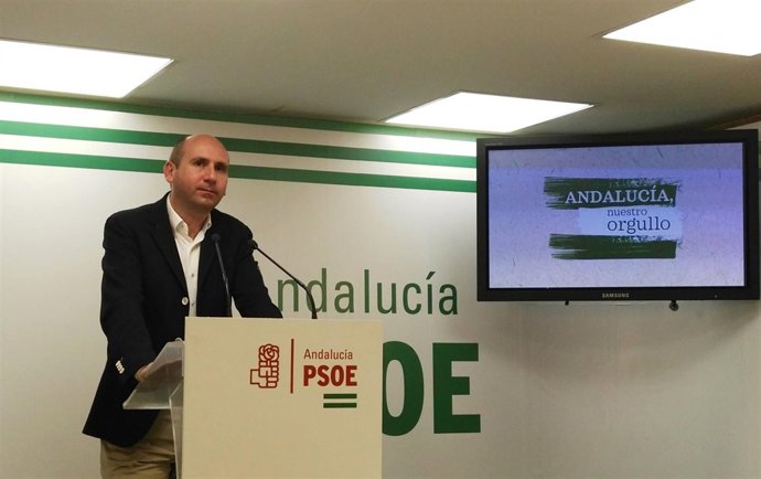 El secretario de Política Institucional del PSOE-A, Francisco Conejo