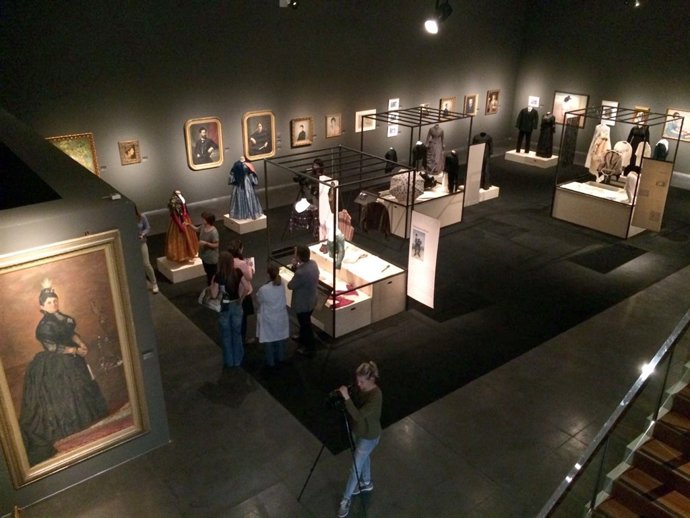 El Museu de Lleida expone indumentaria de los siglos XVIII, XIX y principios del