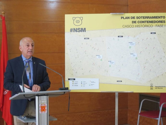              Imagen De Roque Ortiz, Durante La Rueda De Prensa                  