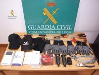 Dos detenidos en León por 26 robos en tiendas de telefonía móvil, alguna en Asturias, por 225.000 euros