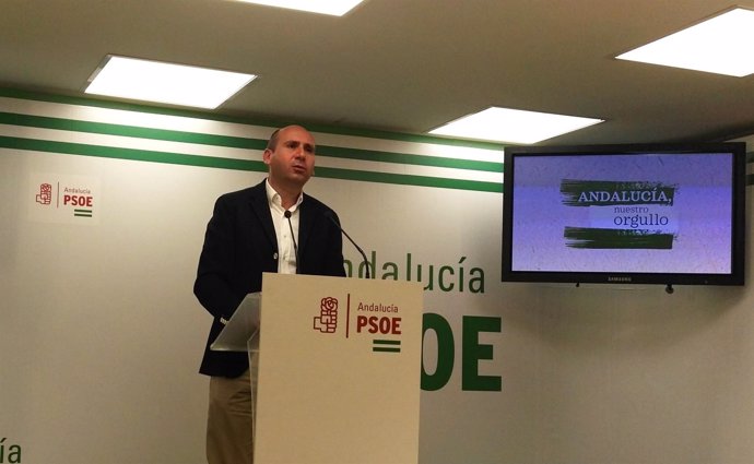 El secretario de Política Institucional del PSOE-A, Francisco Conejo