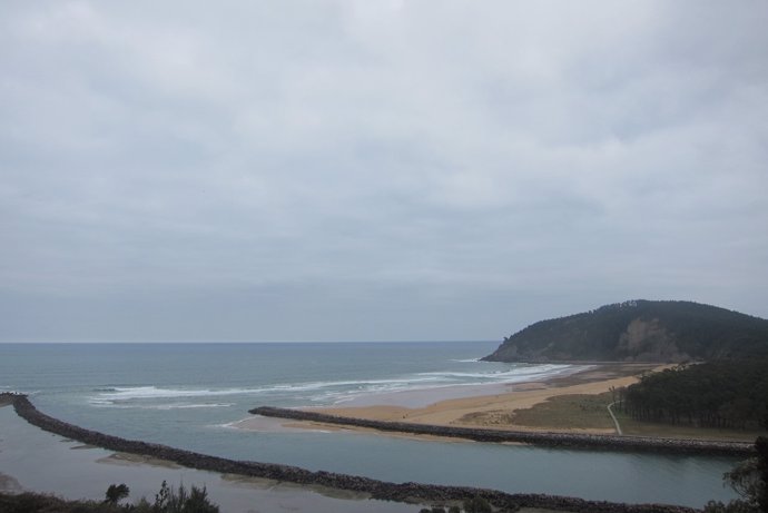 La Playa de Rodiles, en el municipio asturiano de Villaviciosa.