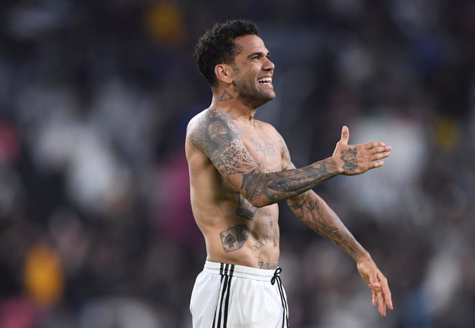  El Jugador De La Juventus De Turín Dani Alves